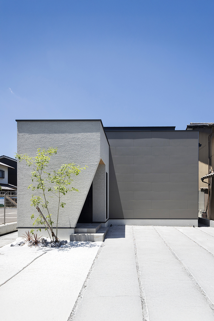 モノトーンで洗練されたモダンな家