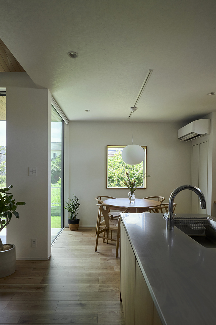 庭と繋がる、シンプルで上質な平屋