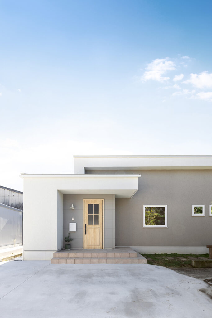 ベージュ×ホワイトで整えた心地よい暮らし