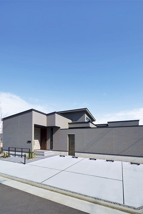 中庭を囲む愛犬ファーストの平屋