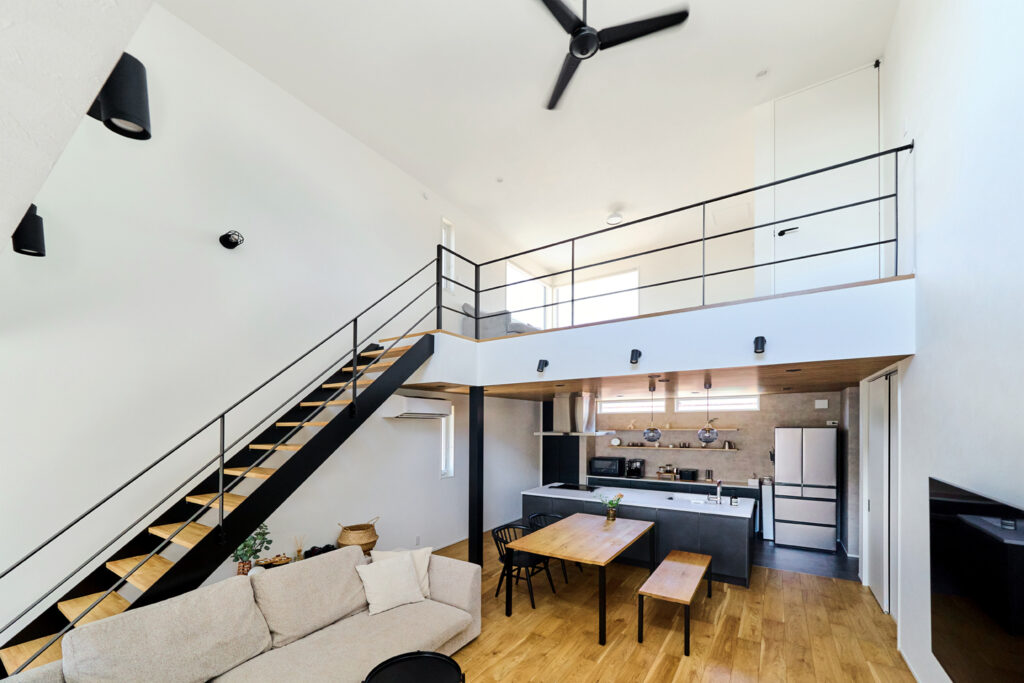 吹き抜けを作るメリット・デメリットは？注文住宅の施工事例も紹介