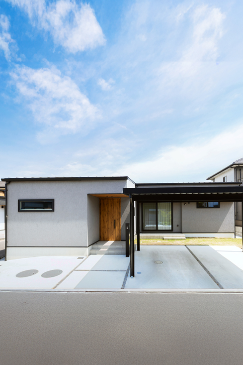 シンプルモダンな中に優しさを感じる平屋