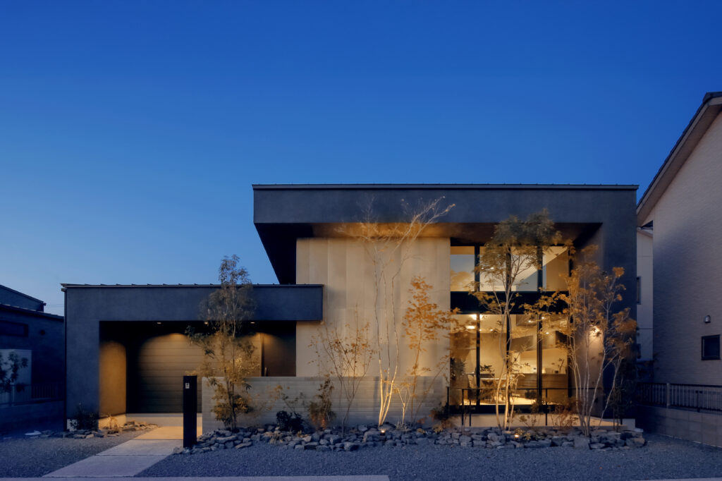 \ 夜のモデルハウス撮影 /