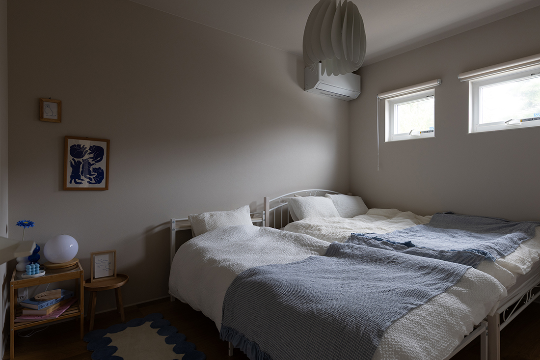 シンプルにまとめた主寝室