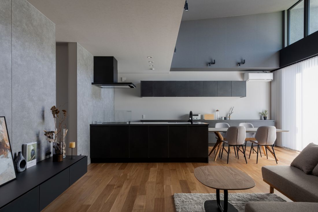 光と暮らすモダンな平屋