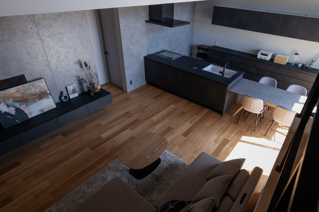 光と暮らすモダンな平屋