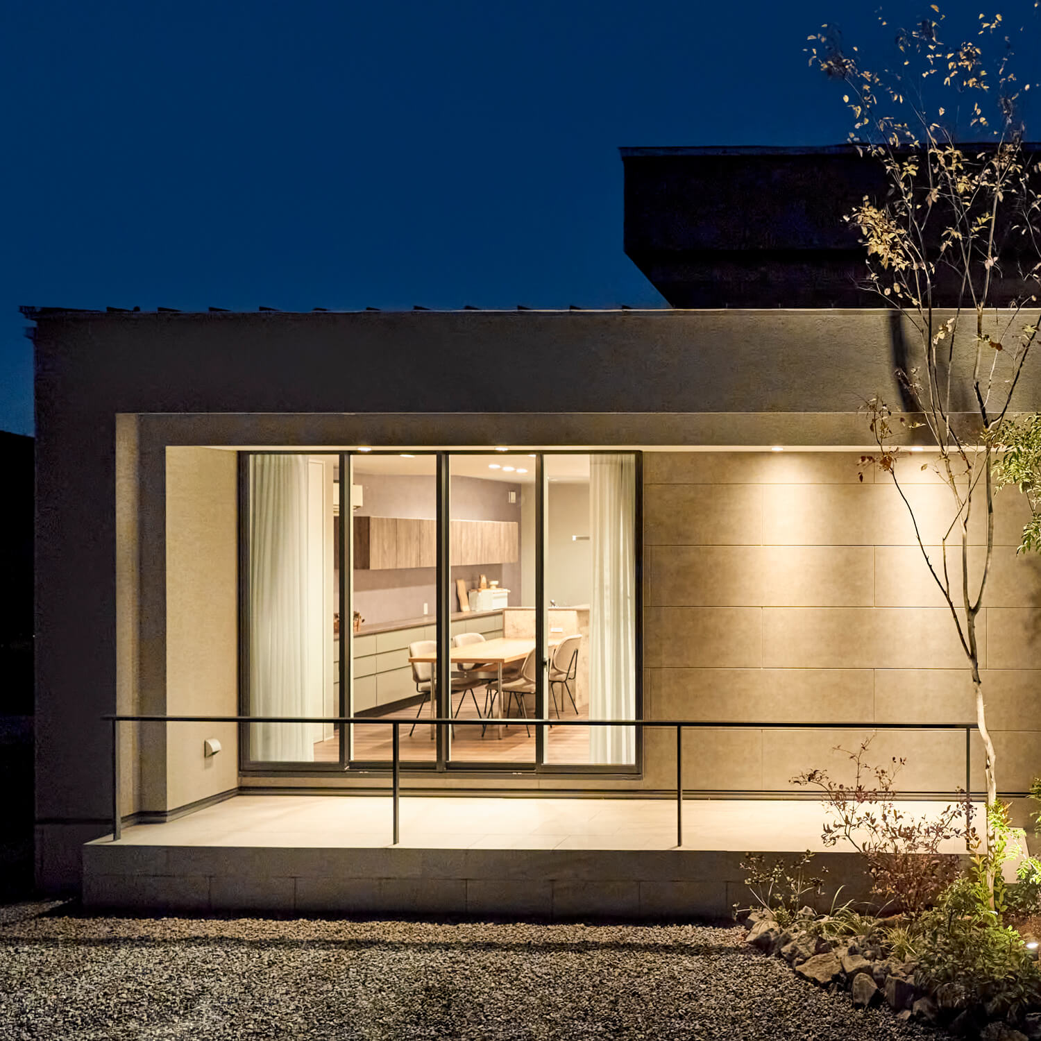 トリプルガラス断熱サッシ