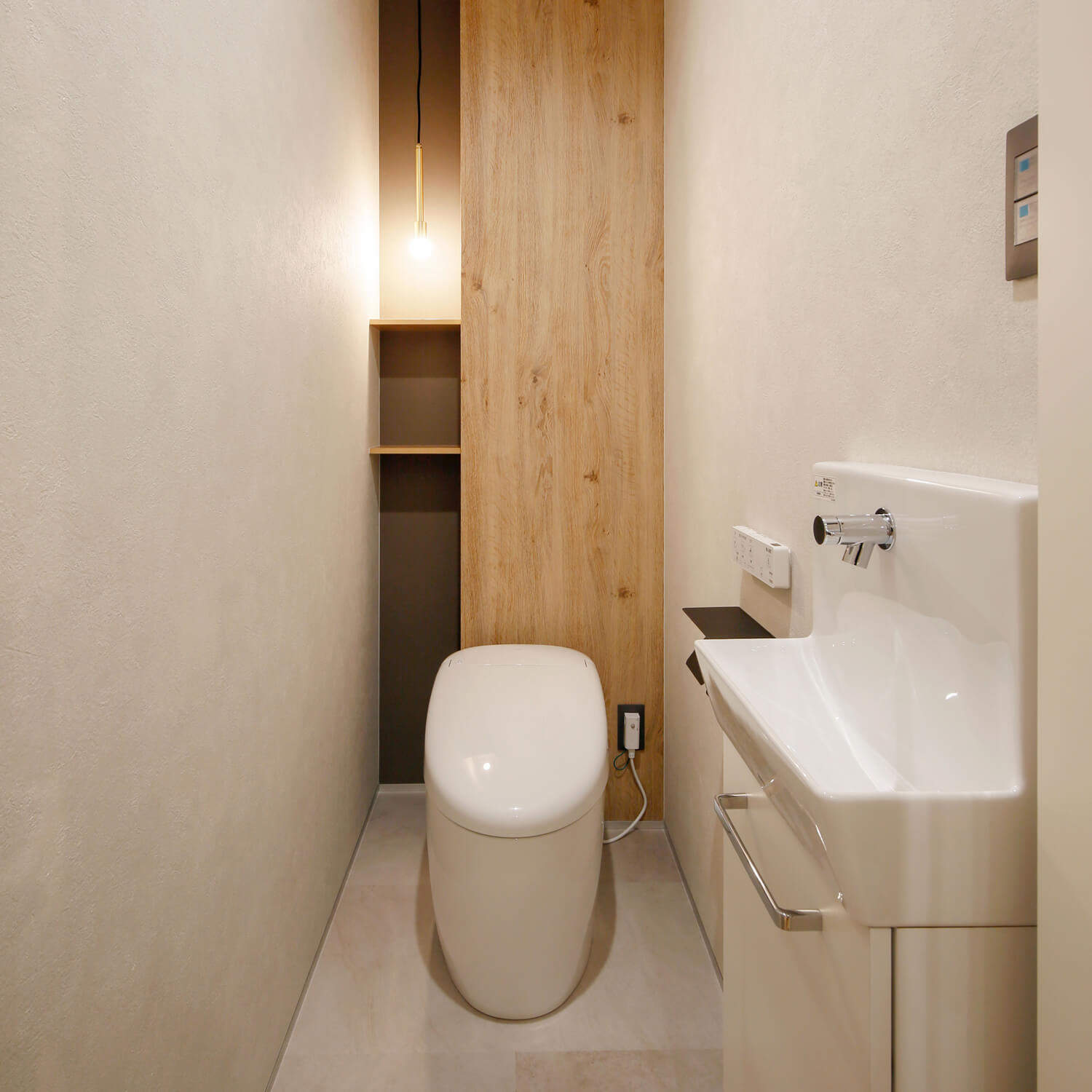 タンクレストイレ自動開閉付