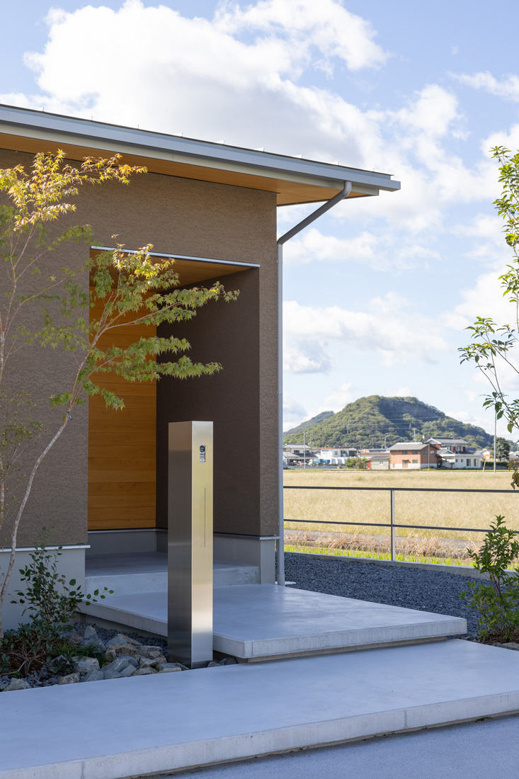 外観に温かみをもたらす木目の軒天