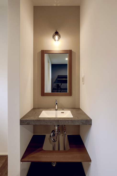 木目と石目を組み合わせた手洗い